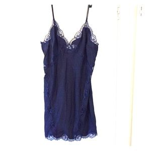Victoria Secret lace slip nighty. Navy Size large